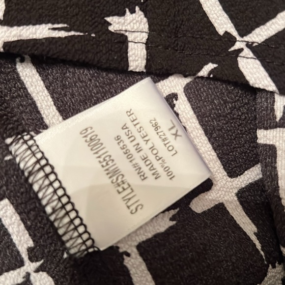 BLACK & WHITE LIGHT COVER PERFECT FOR BLACK DRESSES. TRAVEL ELEMENT - Picture 6 of 7